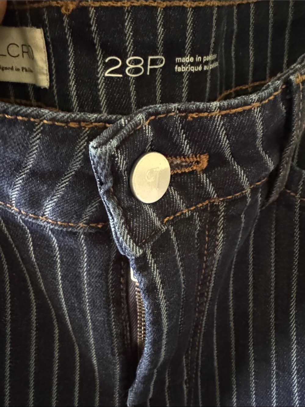 NWT PILCRO ANTHROPOLOGIE RAILROAD KAYDEN CARPENTER JEANS. SIZE 28 PETITE. - Picture 3 of 10